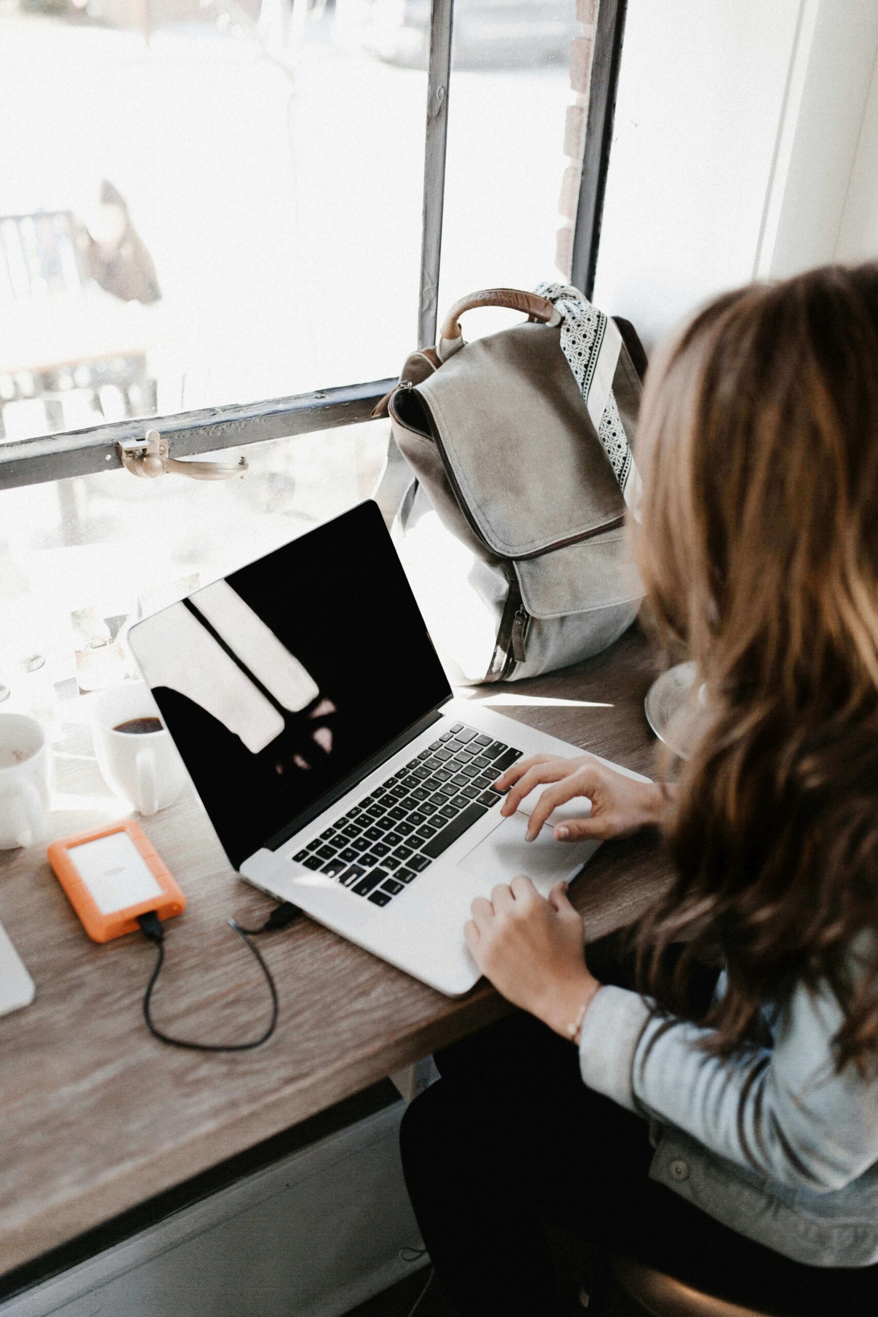andrew-neel-ute2XAFQU2I-unsplash (1) (1) how to pitch a guest post